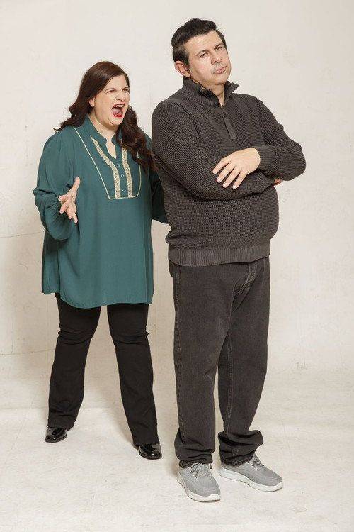 Foto de Ρεύμα 「Οικογένεια Πουλλάκη S2 EP.12-13 (Κύκλος 2 Επεισόδιο 12-13)」 με ελληνικούς υπότιτλους online