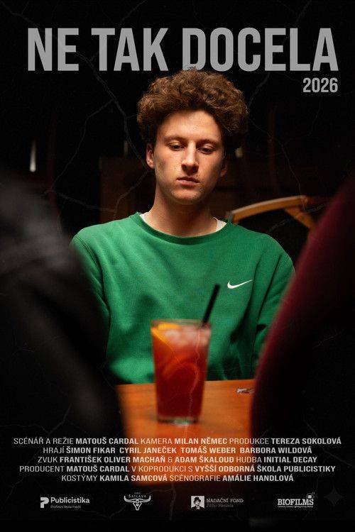 Foto de Streamuj film 「Ne tak docela」 (•2026•) s českými titulky zdarma