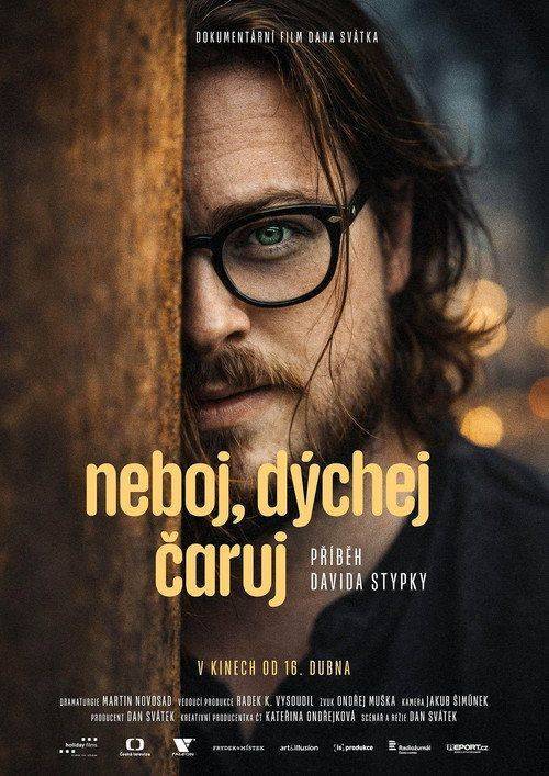 Foto de Sleduj film Neboj, dýchej, čaruj 〔2026〕 s českými titulky online